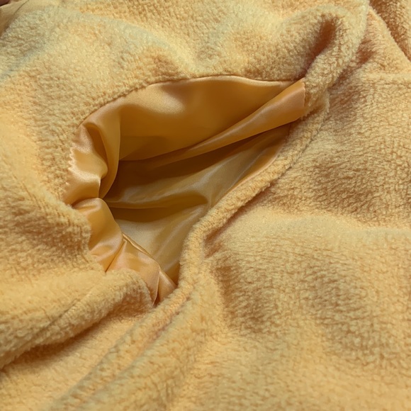 GOLDEN YELLOW ‘OLD NAVY’ PUFFER COAT!! - Picture 7 of 9